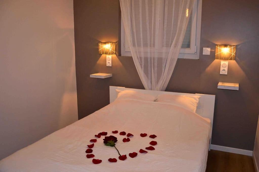 Gite Avec Spa Privatif* Saint-Symphorien-les-Buttes Bagian luar foto