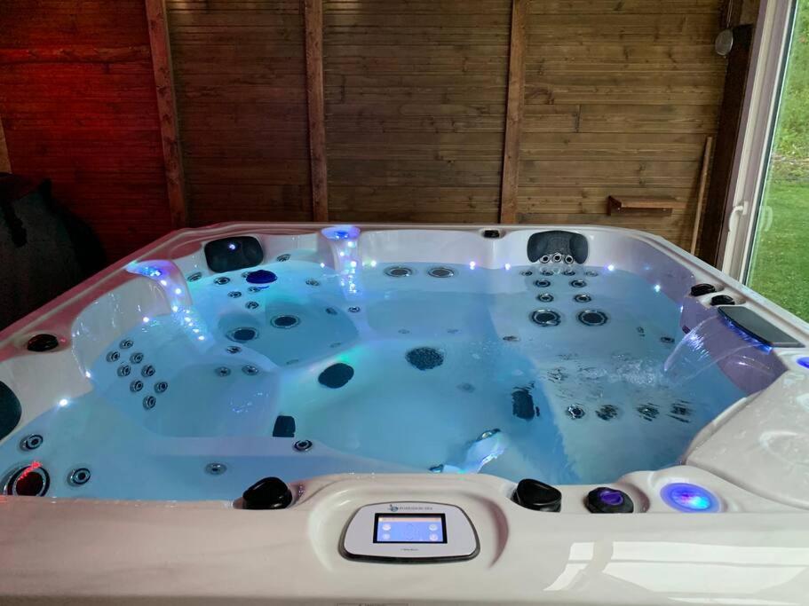 Gite Avec Spa Privatif* Saint-Symphorien-les-Buttes Bagian luar foto